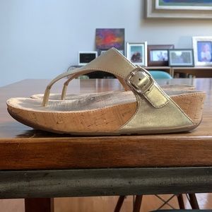 Fitflop golden sandals